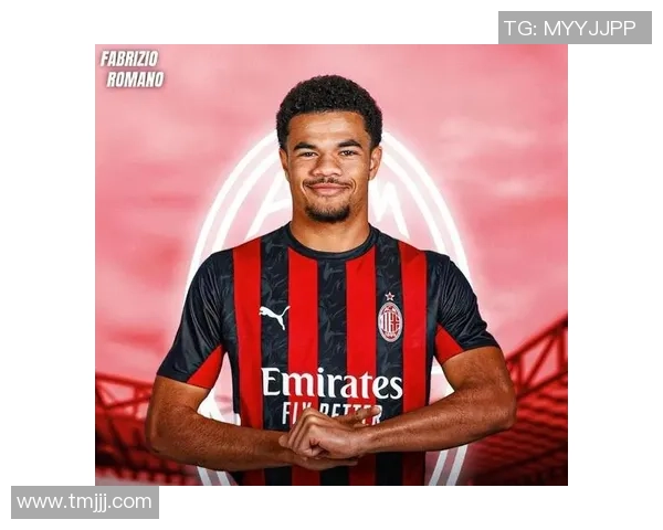 英超激战:AC米兰与曼联鏖战90分钟终成平局引发全场热议 英超激战:AC米兰与曼联鏖战90分钟终成平局引发全场热议