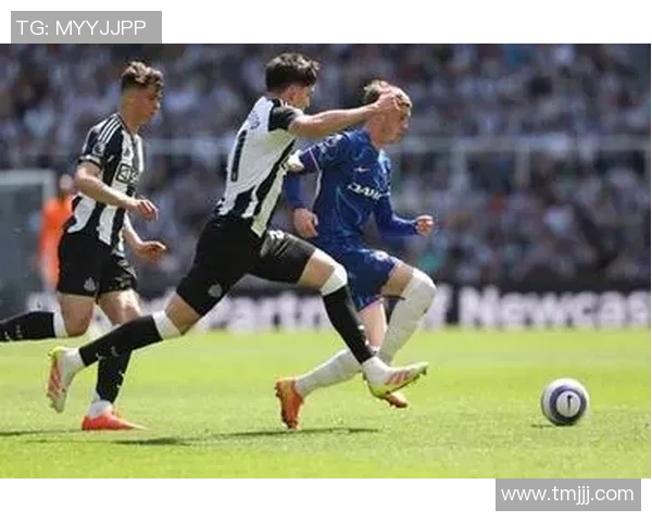 英超激战切尔西与曼联平局点球大战引发争议与热议