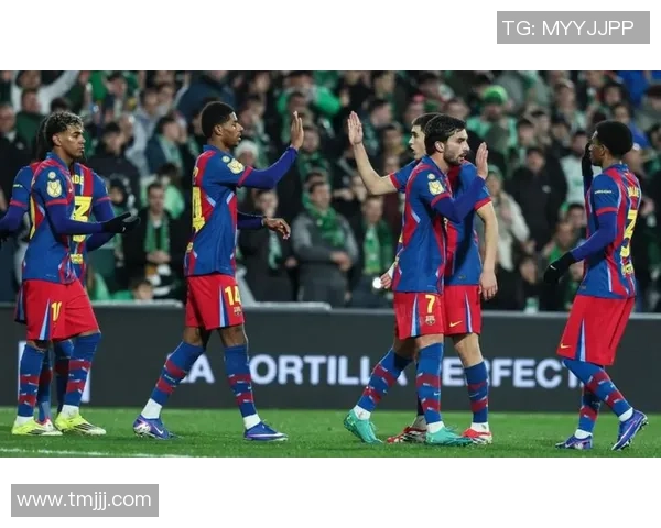 国王杯激战：多特蒙德与巴萨平局后点球决胜引发全场狂欢解析