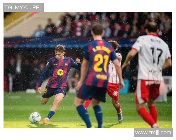 西甲焦点战那不勒斯与巴萨激战成平局乌龙球瞬间引发全场热议 西甲焦点战那不勒斯与巴萨激战成平局乌龙球瞬间引发全场热议