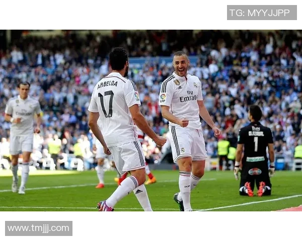 欧冠激战：皇马与多特蒙德战成平局精彩瞬间引发全场沸腾